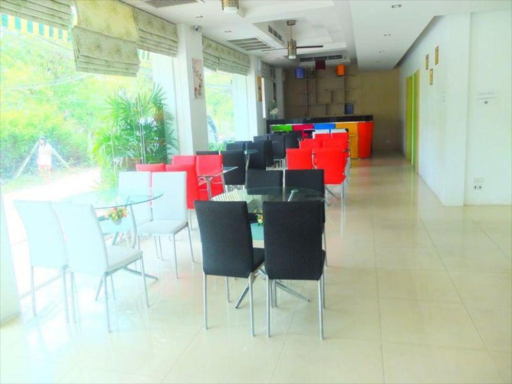 Dragon Beach Resort Jomtien Pattaya Ngoại thất bức ảnh