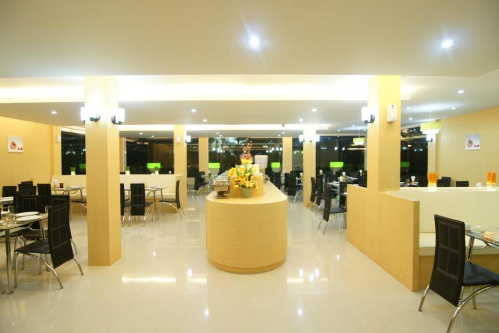 Dragon Beach Resort Jomtien Pattaya Ngoại thất bức ảnh