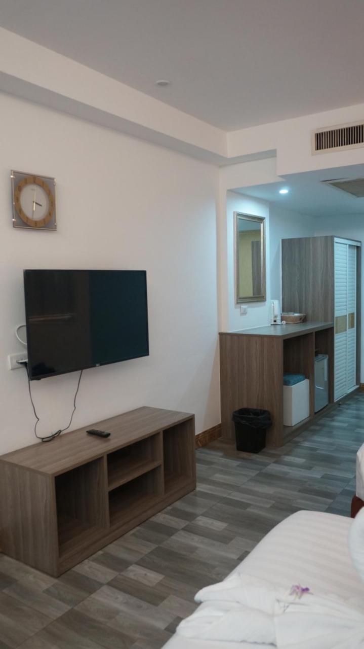 Dragon Beach Resort Jomtien Pattaya Ngoại thất bức ảnh