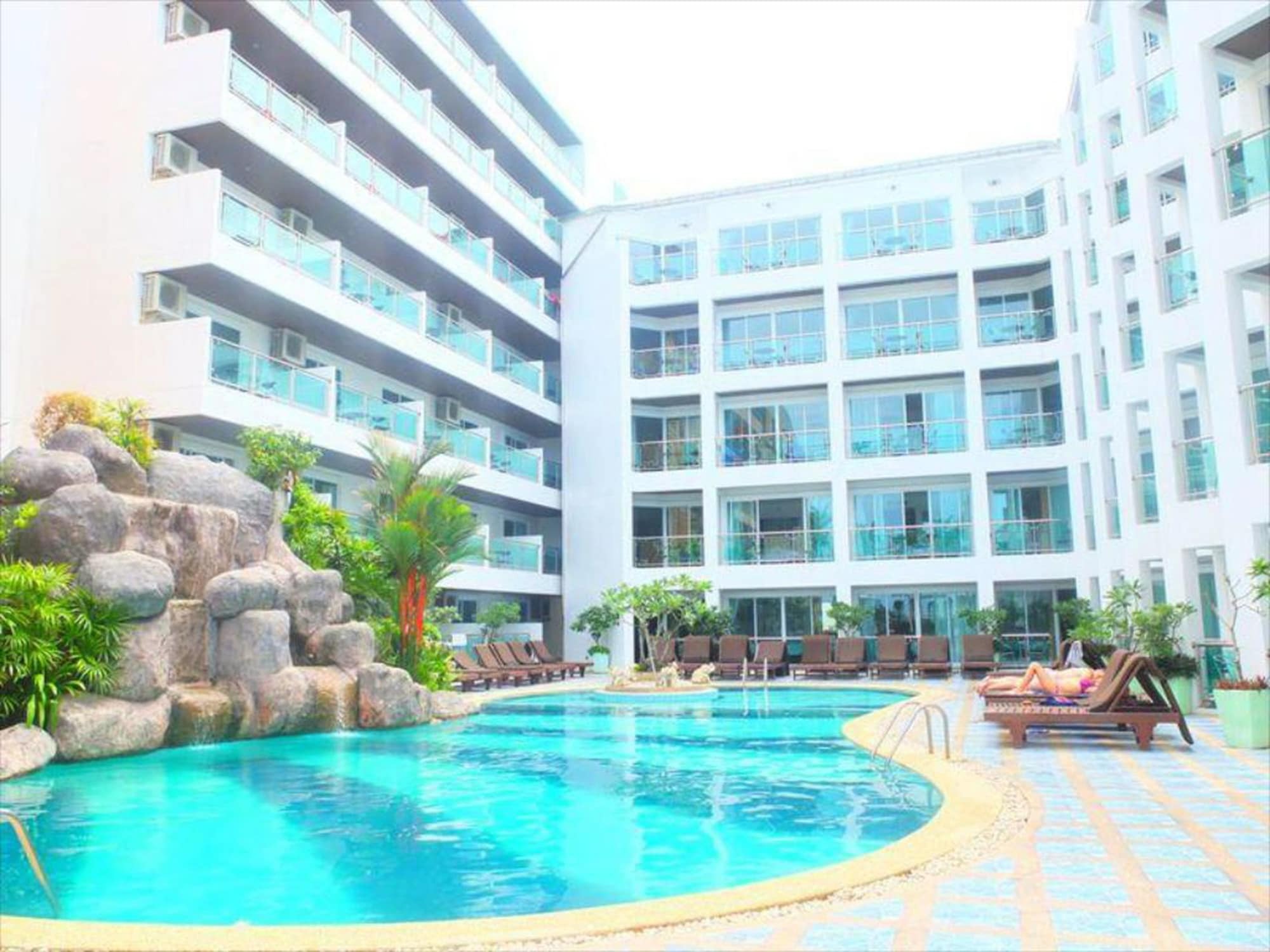 Dragon Beach Resort Jomtien Pattaya Ngoại thất bức ảnh